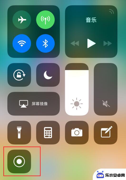 苹果手机怎么录屏有自己的声音呢 使用 iPhone 录屏时如何添加自己的声音