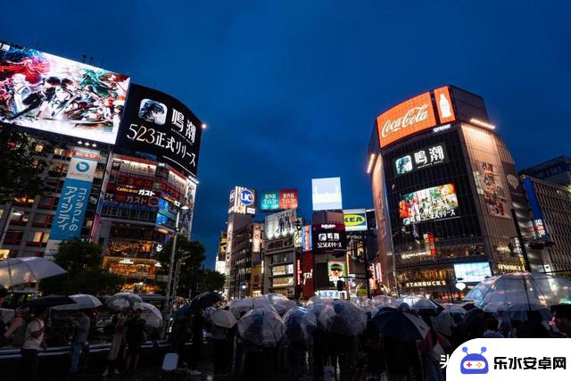 初夏蝉鸣，库洛《鸣潮》全球公测正式开启